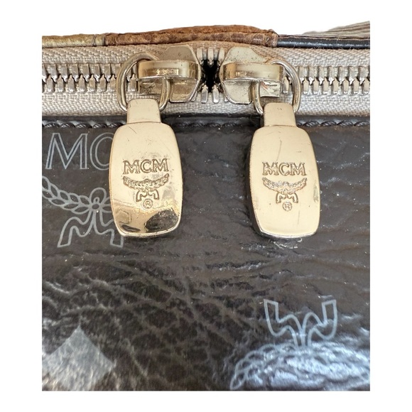 Vintage MCM Visetos Princess Lion Black Boston Bag, Limited Edition - Picture 5 of 14